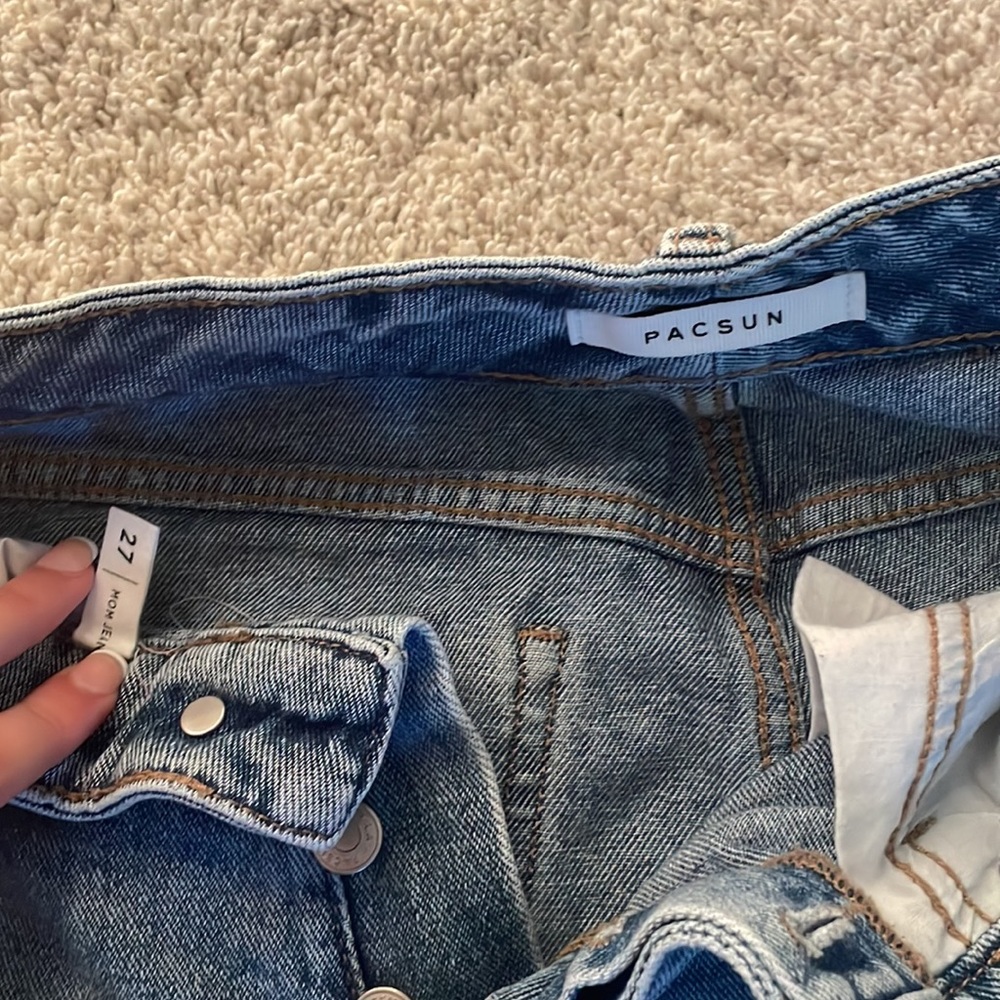 Pacsun women’s ripped mom jeans full leg length - Picture 4 of 4